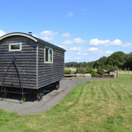 Rose Shepherds Hut Badlesmere Ngoại thất bức ảnh