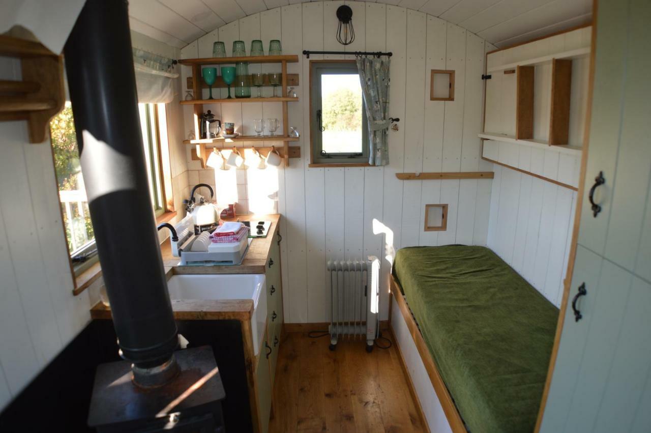 Rose Shepherds Hut Badlesmere Ngoại thất bức ảnh