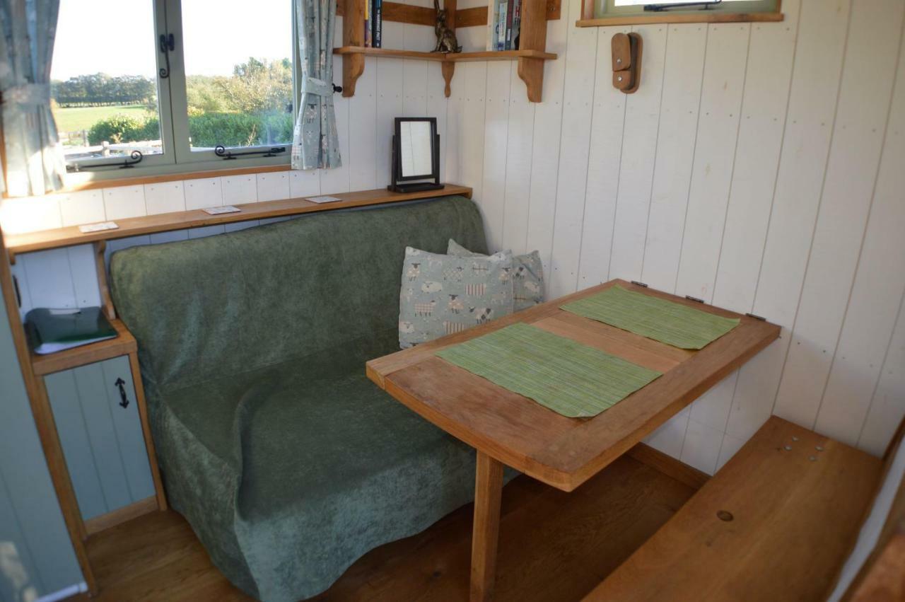 Rose Shepherds Hut Badlesmere Ngoại thất bức ảnh